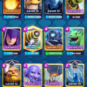 ROYALE LEVEL46 WITH 26MAXED CARD AND 21K GOLD